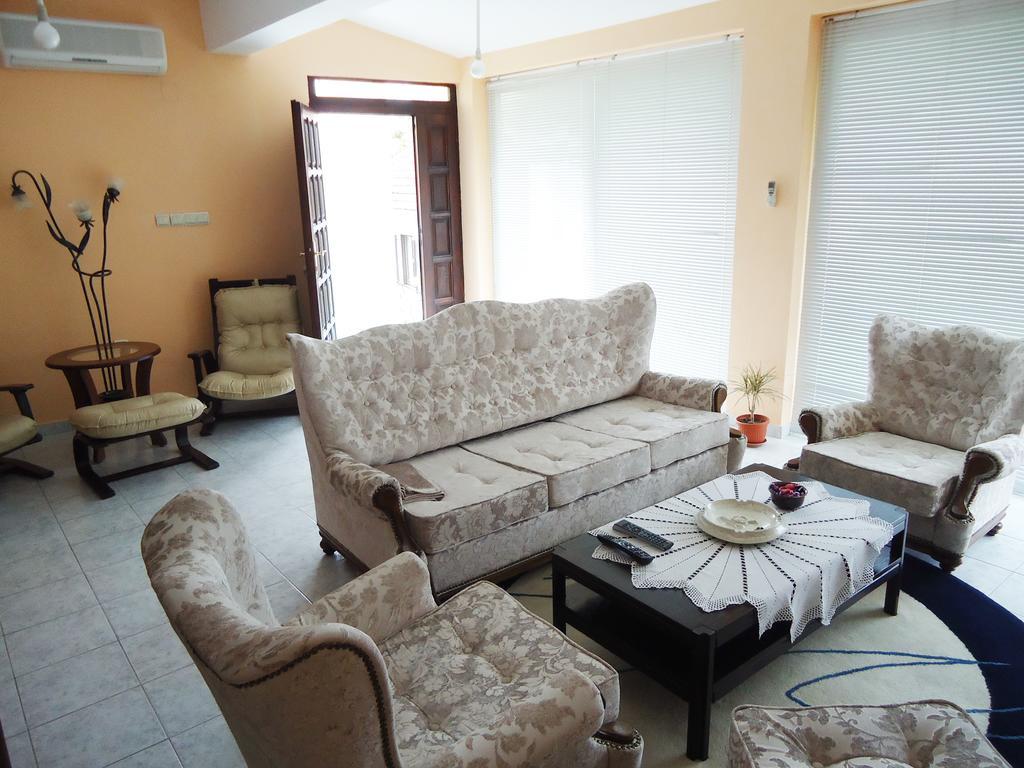 Apartment Odmor Bar Kültér fotó
